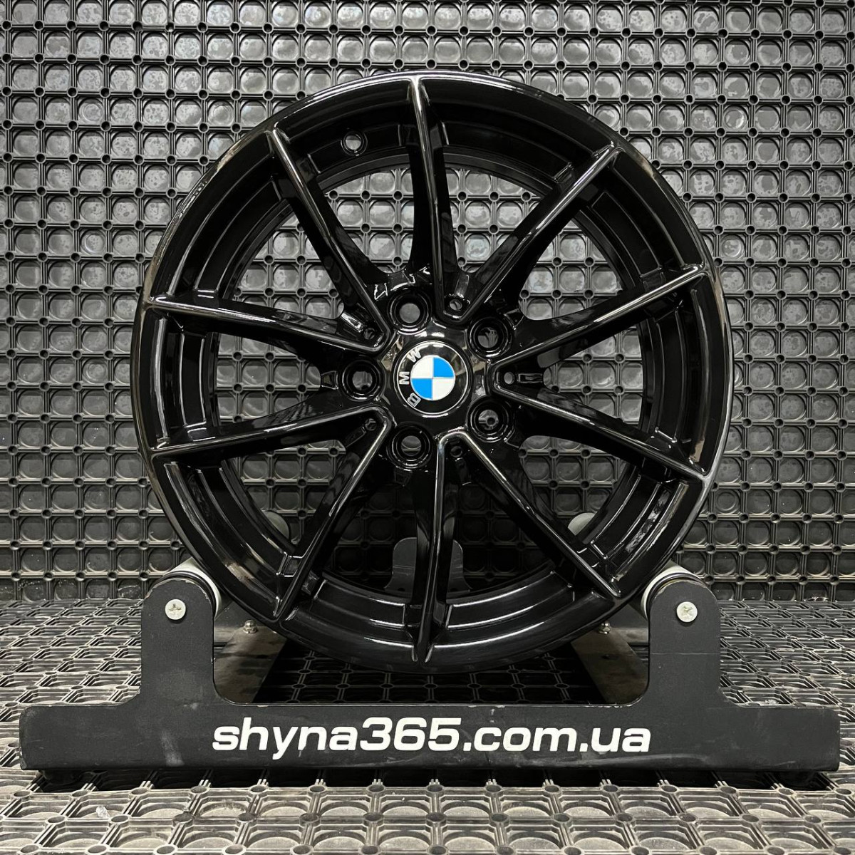 ДИСКИ ДЕМО* BMW 6876921 R16 6.5J PCD 5X112 ET22 DIA66.6 BK