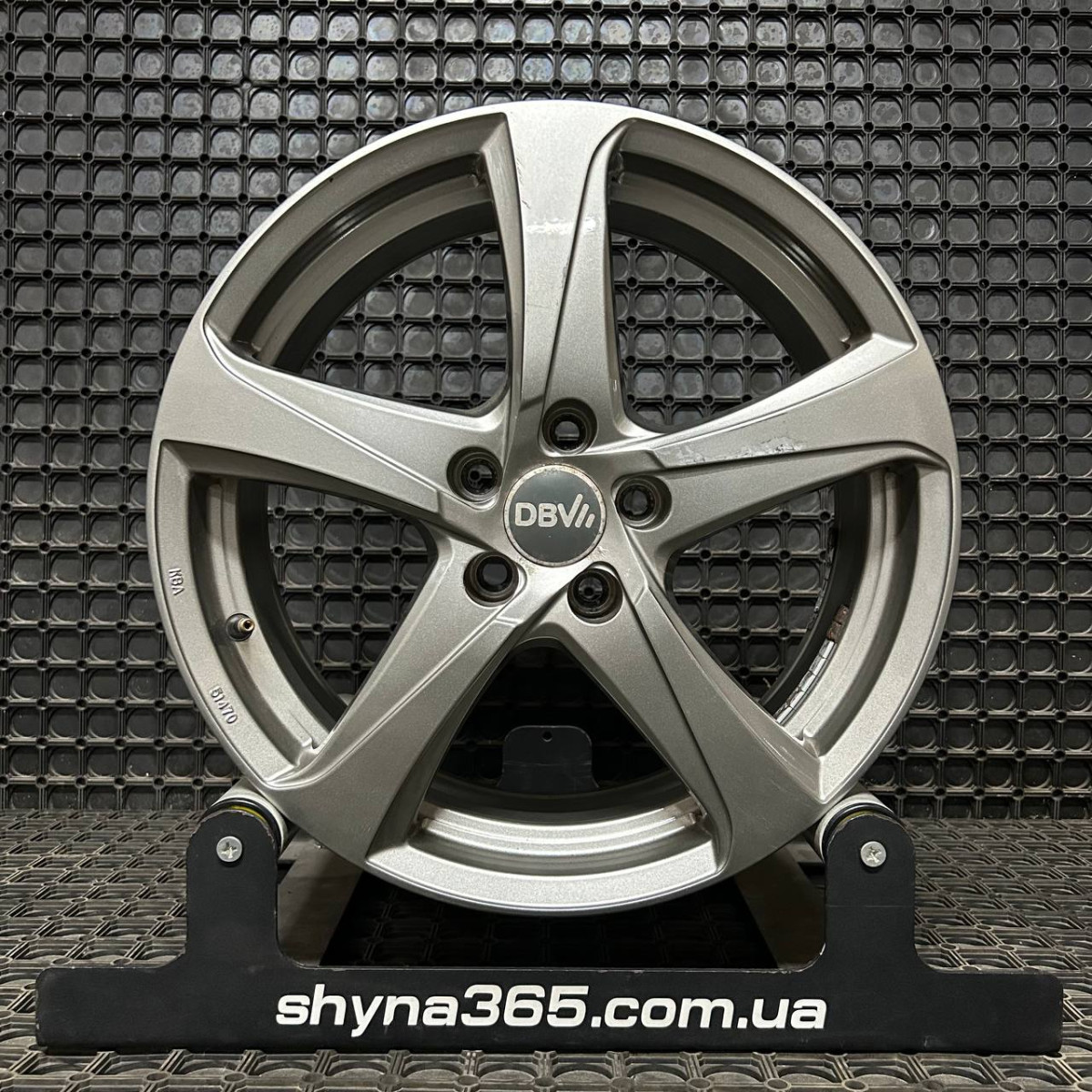 ДИСКИ БУ KBA 51470 R17 7J PCD 5X105 ET42 DIA56,6 GR