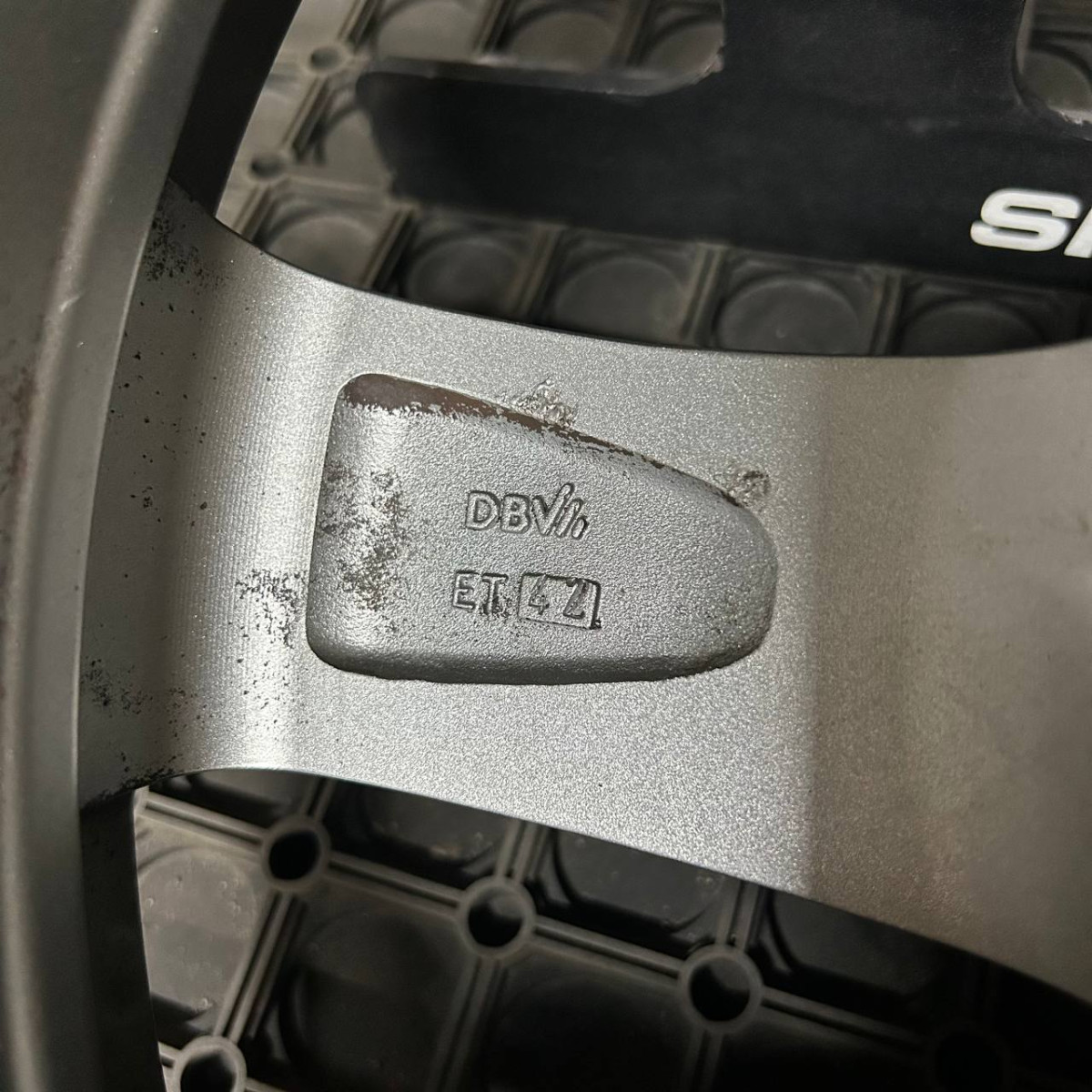 ДИСКИ БУ KBA 51470 R17 7J PCD 5X105 ET42 DIA56,6 GR