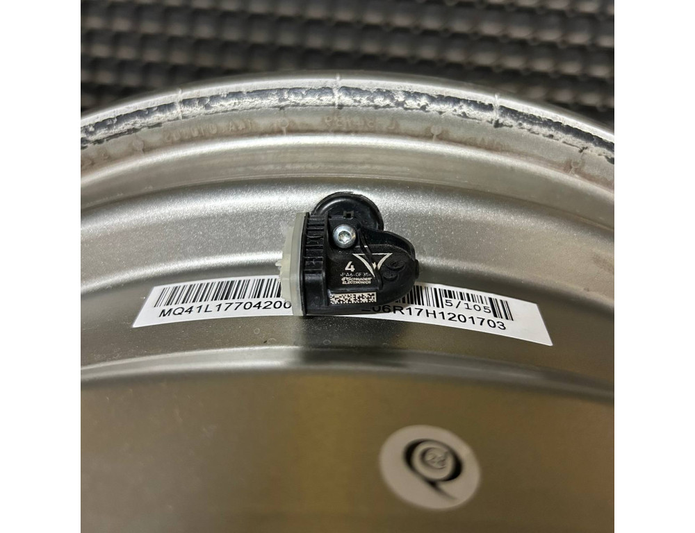 ДИСКИ БУ KBA 51470 R17 7J PCD 5X105 ET42 DIA56,6 GR