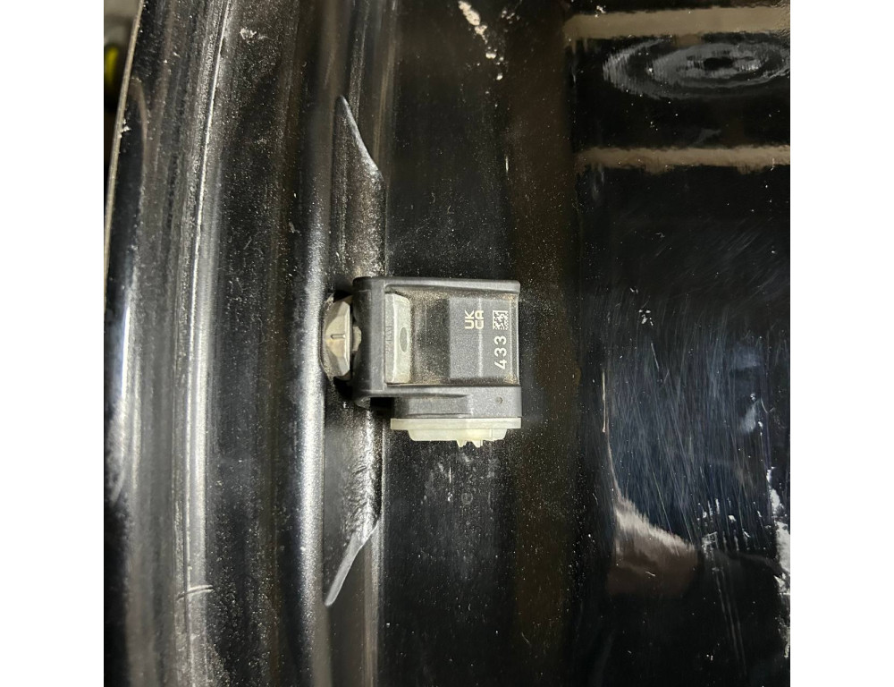 ДИСКИ ДЕМО* MERCEDES A2134013700 R18 8J PCD 5X112 ET43 DIA66.6 BKF