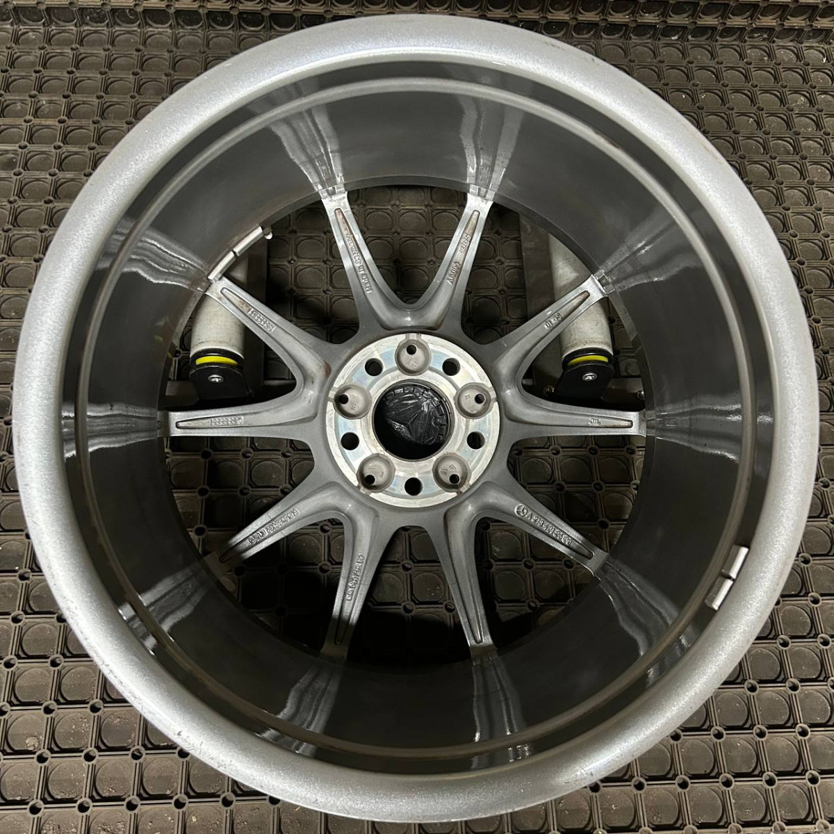 ДИСКИ БУ MERCEDES AMG A2134012600 R19 9.5J PCD 5X112 ET25 DIA66.6 GMF