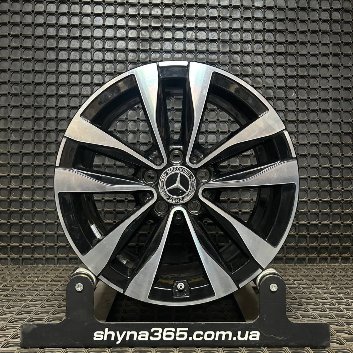 ДИСКИ БУ MERCEDES A2064016100 R17 8J PCD 5X112 ET49.5 DIA66.6 BKF