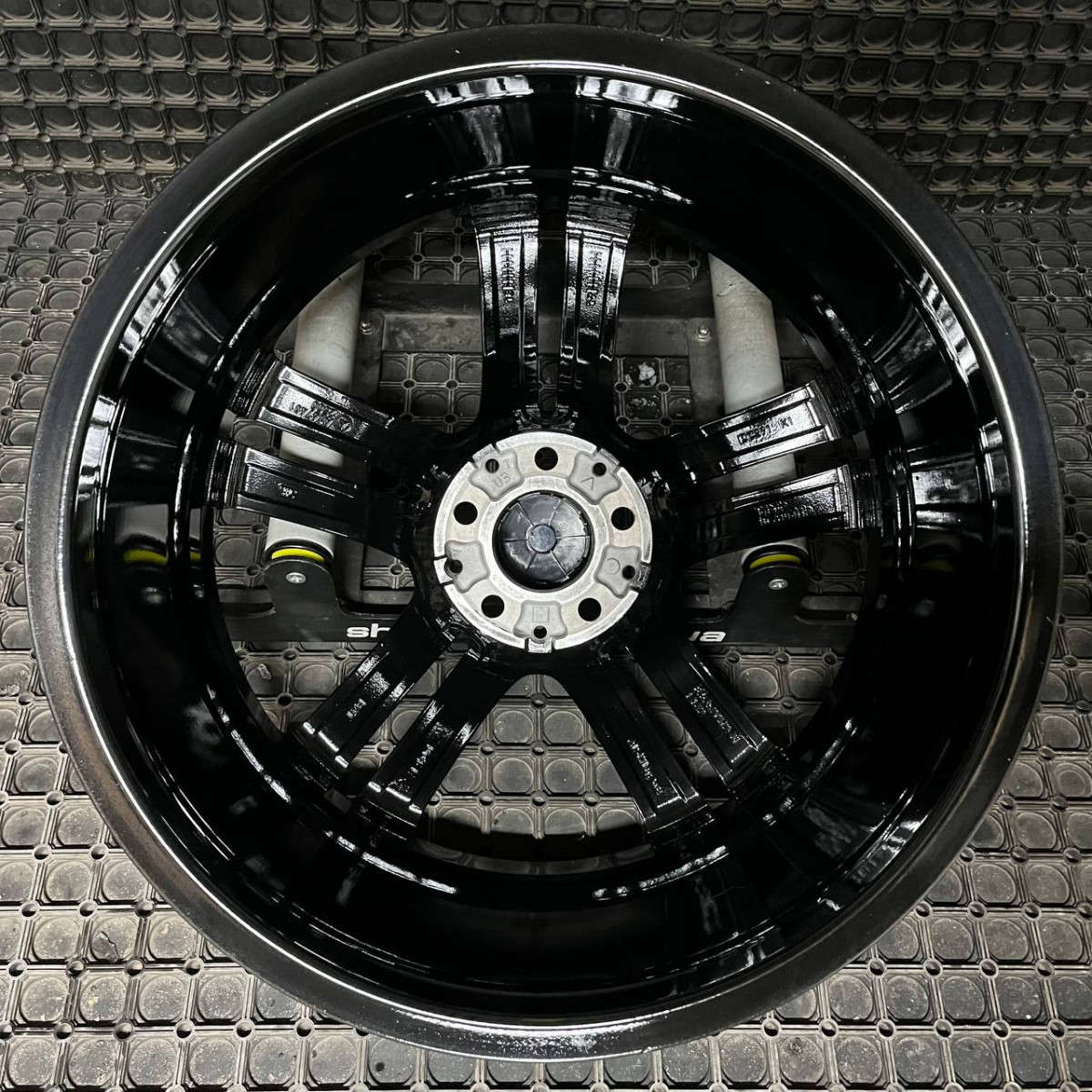 ДИСКИ ДЕМО* MERCEDES A1674012400 R20 8.5J PCD 5X112 ET55.6 DIA66.6 BKF