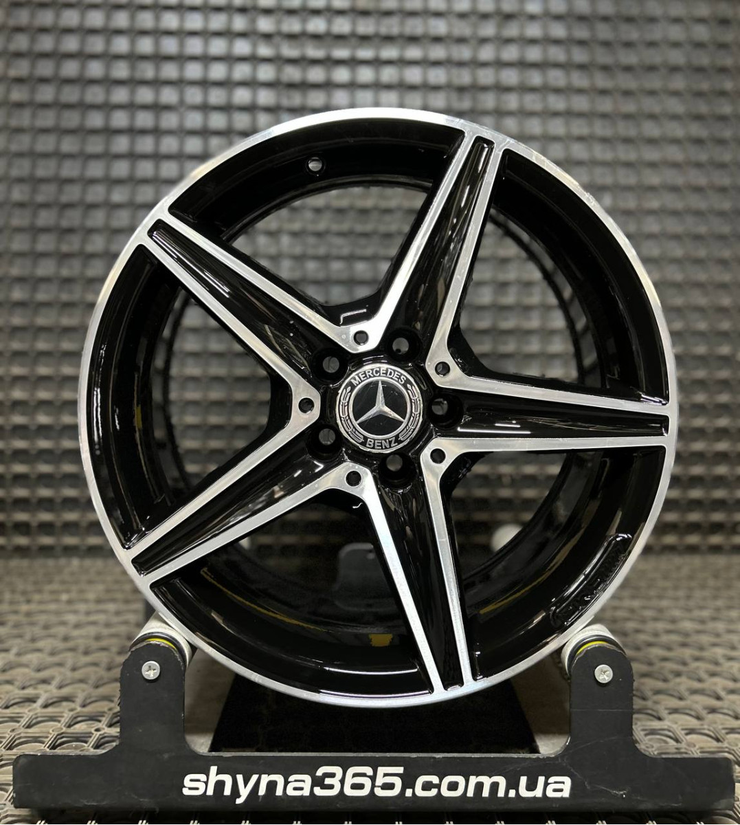 ДИСКИ ДЕМО* MERCEDES AMG A2054011100 R18 7.5J PCD 5X112 ET44 DIA66.6 BKF