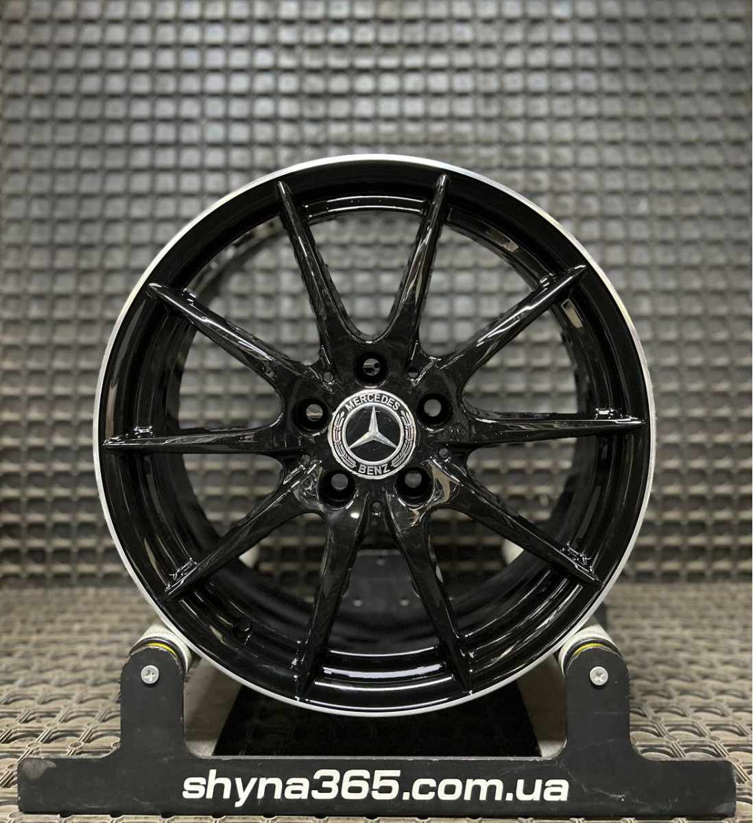 ДИСКИ ДЕМО* MERCEDES A2464010102 R17 6.5J PCD 5X112 ET49 DIA66.6 BKF