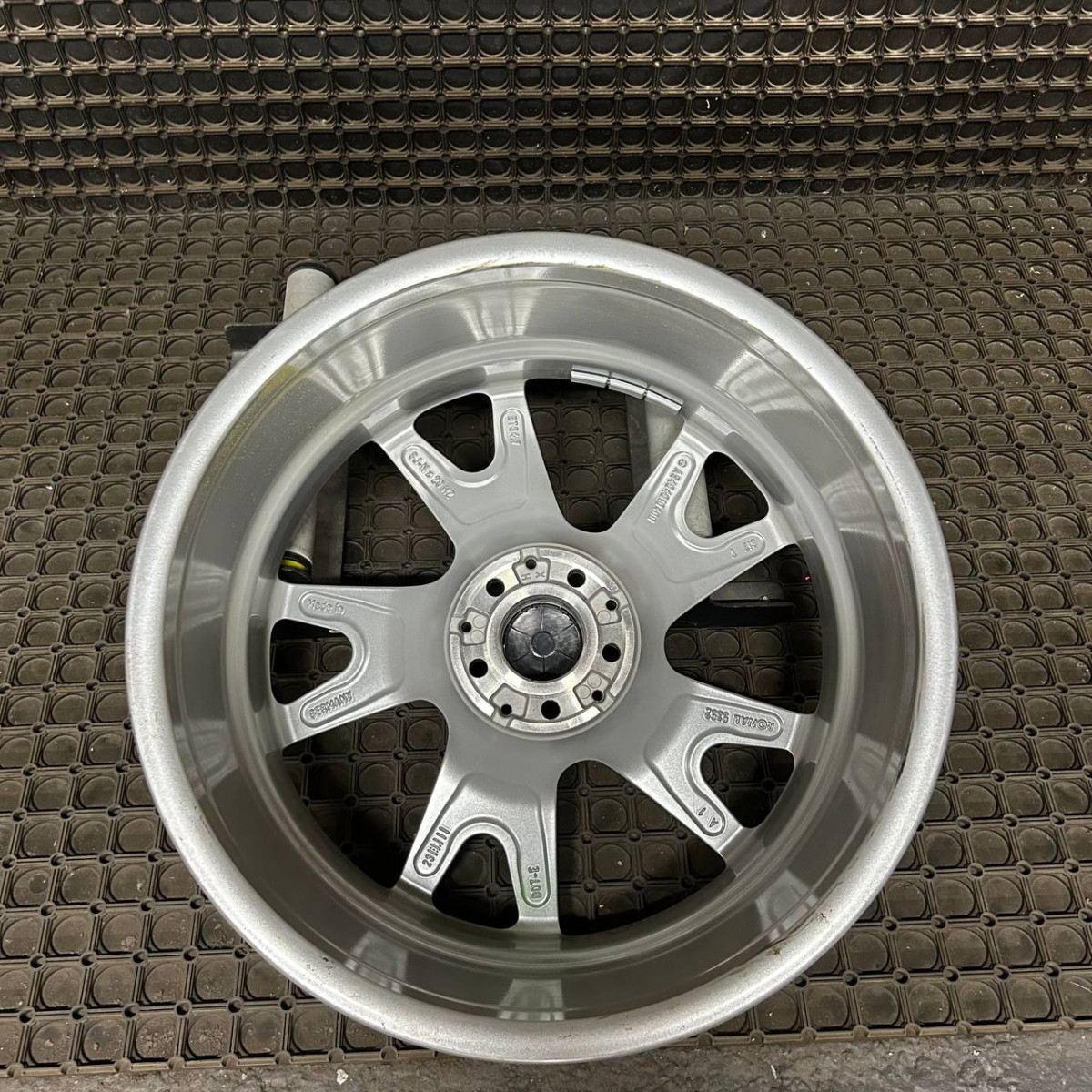 ДИСКИ БУ MERCEDES A5404010400 R20 8J PCD 5X112 ET34.7 DIA66.6 S