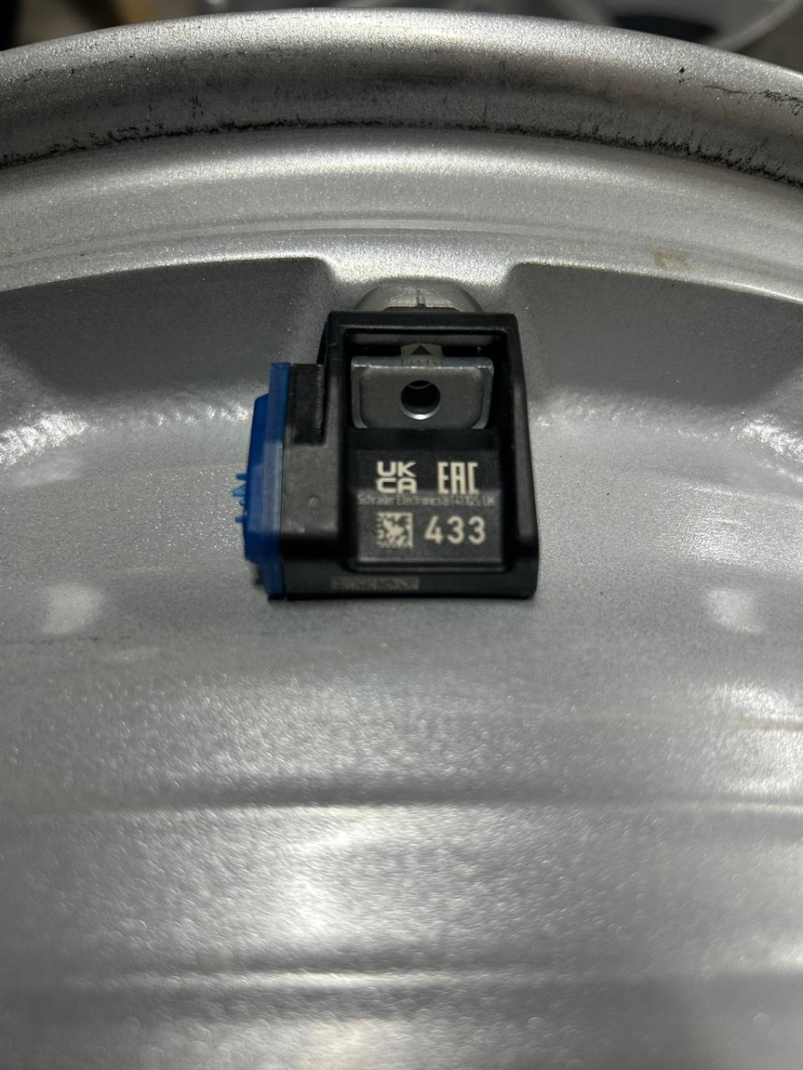 ДИСКИ БУ MERCEDES A2364010800 R19 9J PCD 5X112 ET60.6 DIA66.6 S