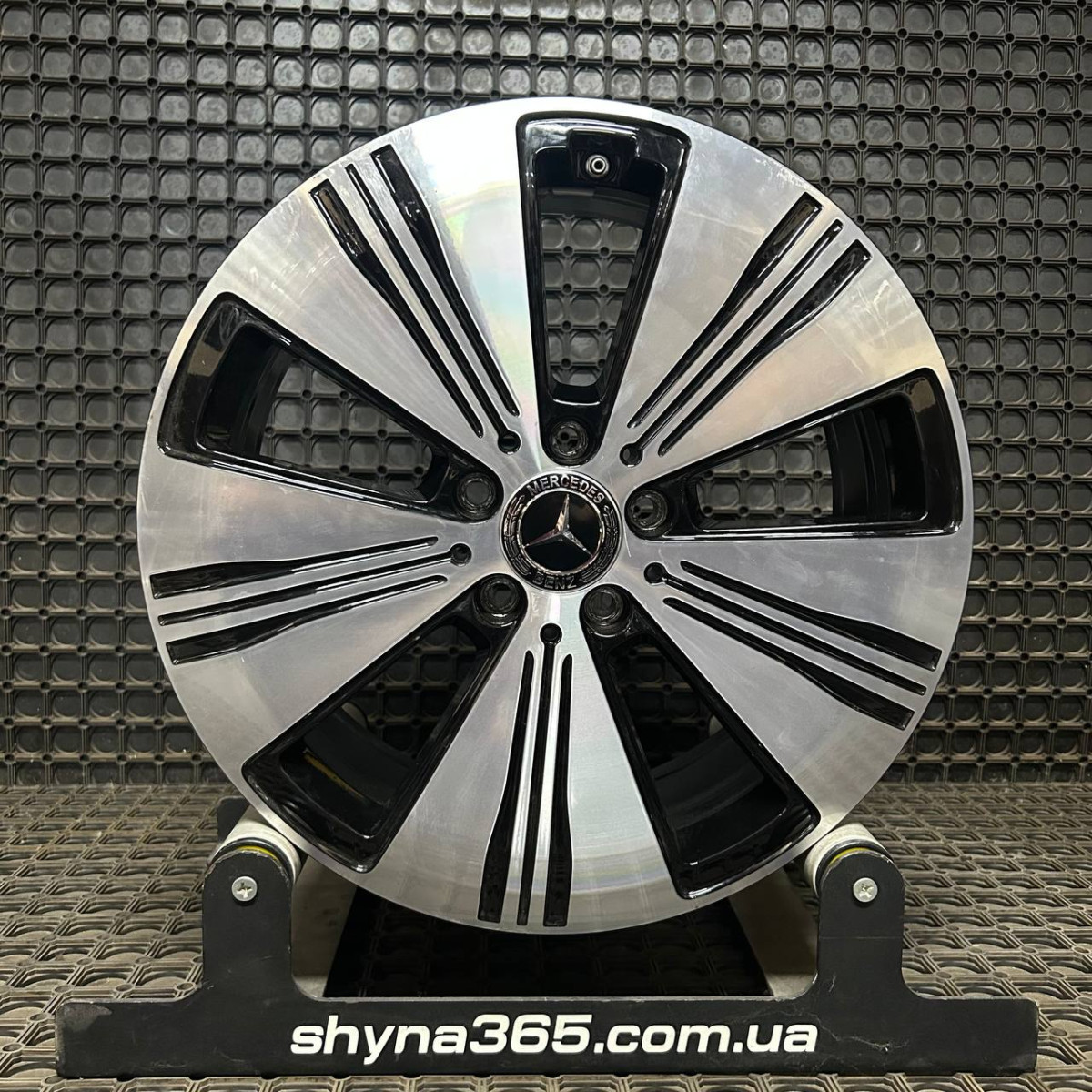 ДИСКИ БУ MERCEDES A2434010100 R18 7.5J PCD 5X112 ET53.5 DIA66.6 BKF