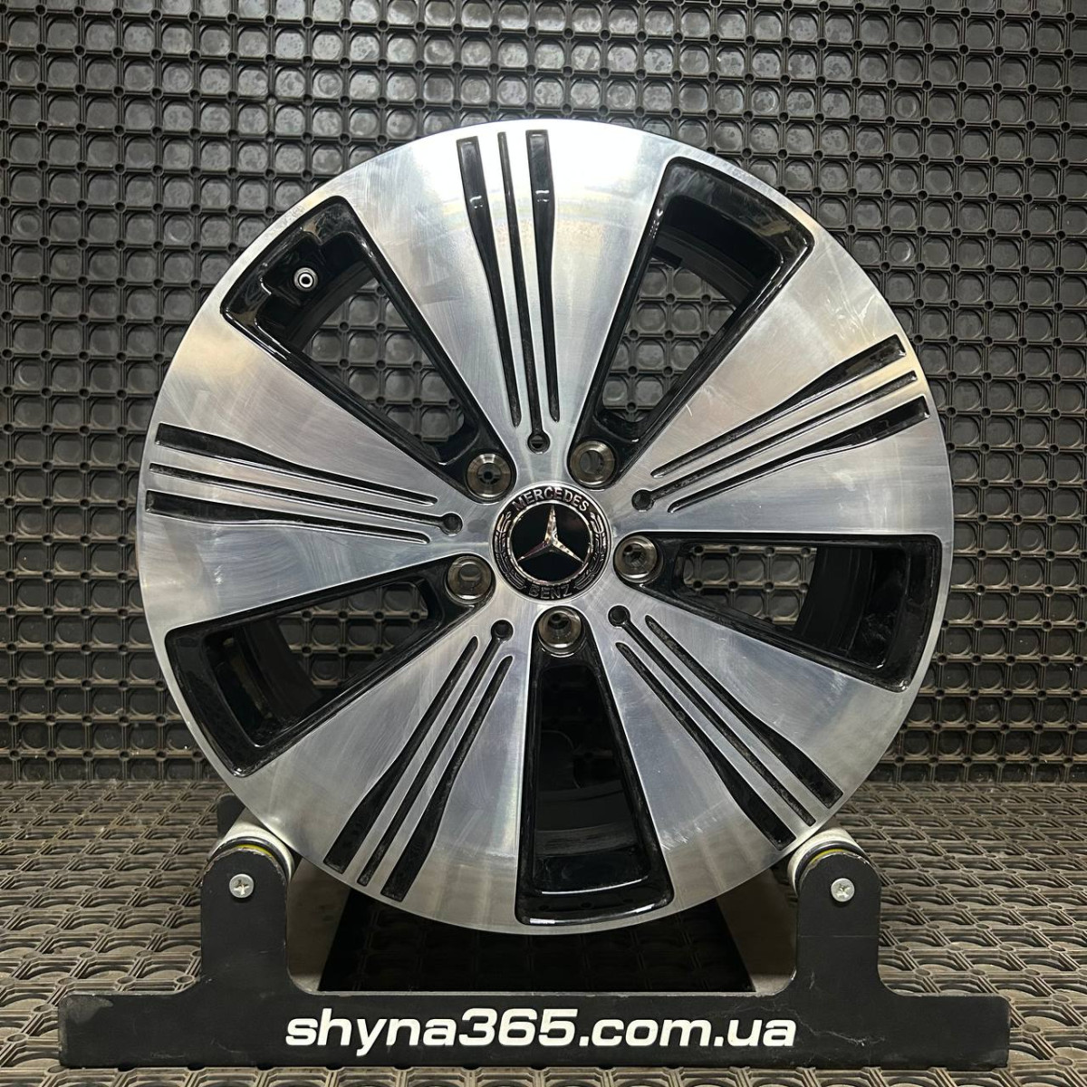 ДИСКИ БУ MERCEDES A2434010100 R18 7.5J PCD 5X112 ET53.5 DIA66.6 BKF