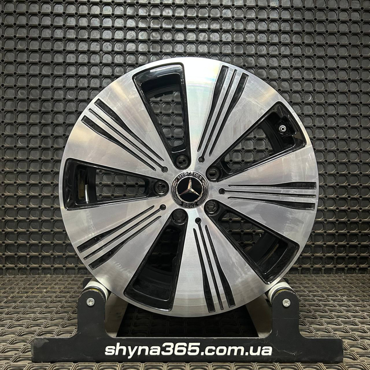 ДИСКИ БУ MERCEDES A2434010100 R18 7.5J PCD 5X112 ET53.5 DIA66.6 BKF