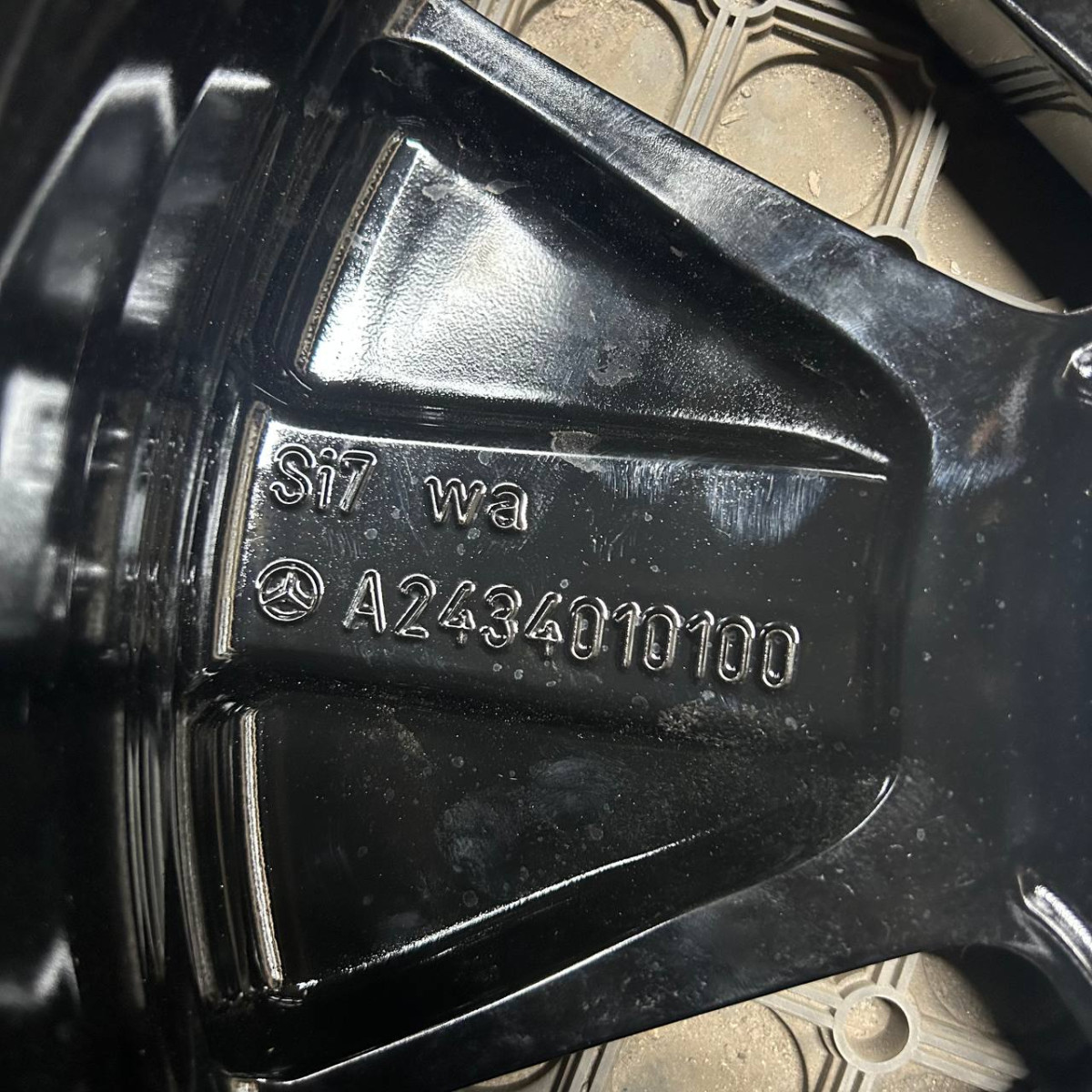 ДИСКИ БУ MERCEDES A2434010100 R18 7.5J PCD 5X112 ET53.5 DIA66.6 BKF