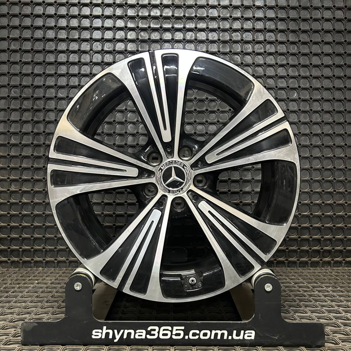 ДИСКИ БУ MERCEDES A2144012200 R18 8J PCD 5X112 ET32,5 DIA66.6 BKF