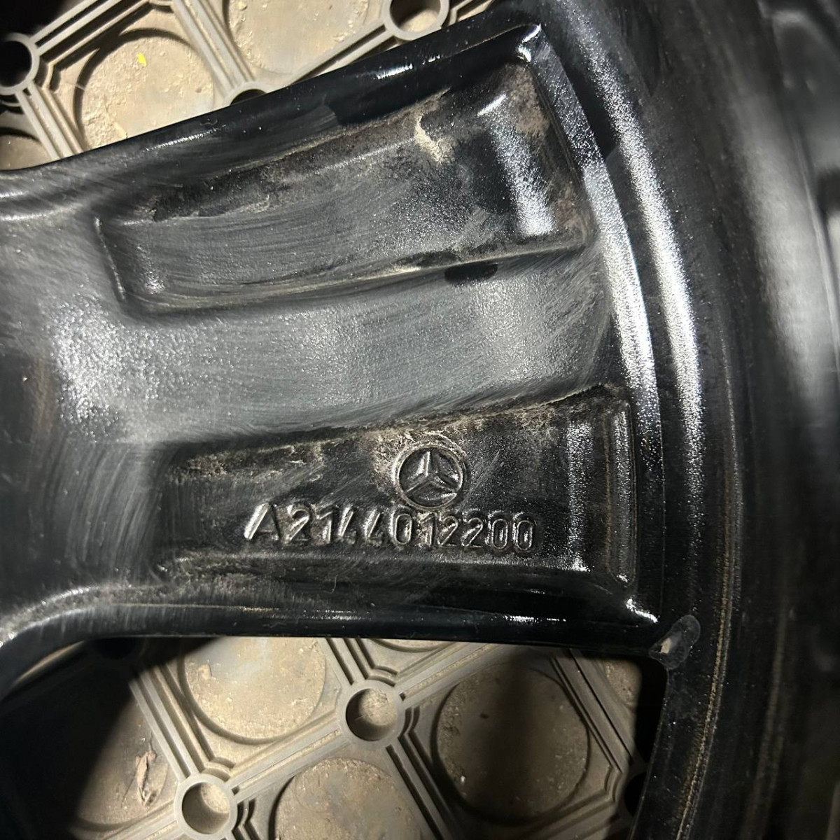 ДИСКИ БУ MERCEDES A2144012200 R18 8J PCD 5X112 ET32,5 DIA66.6 BKF
