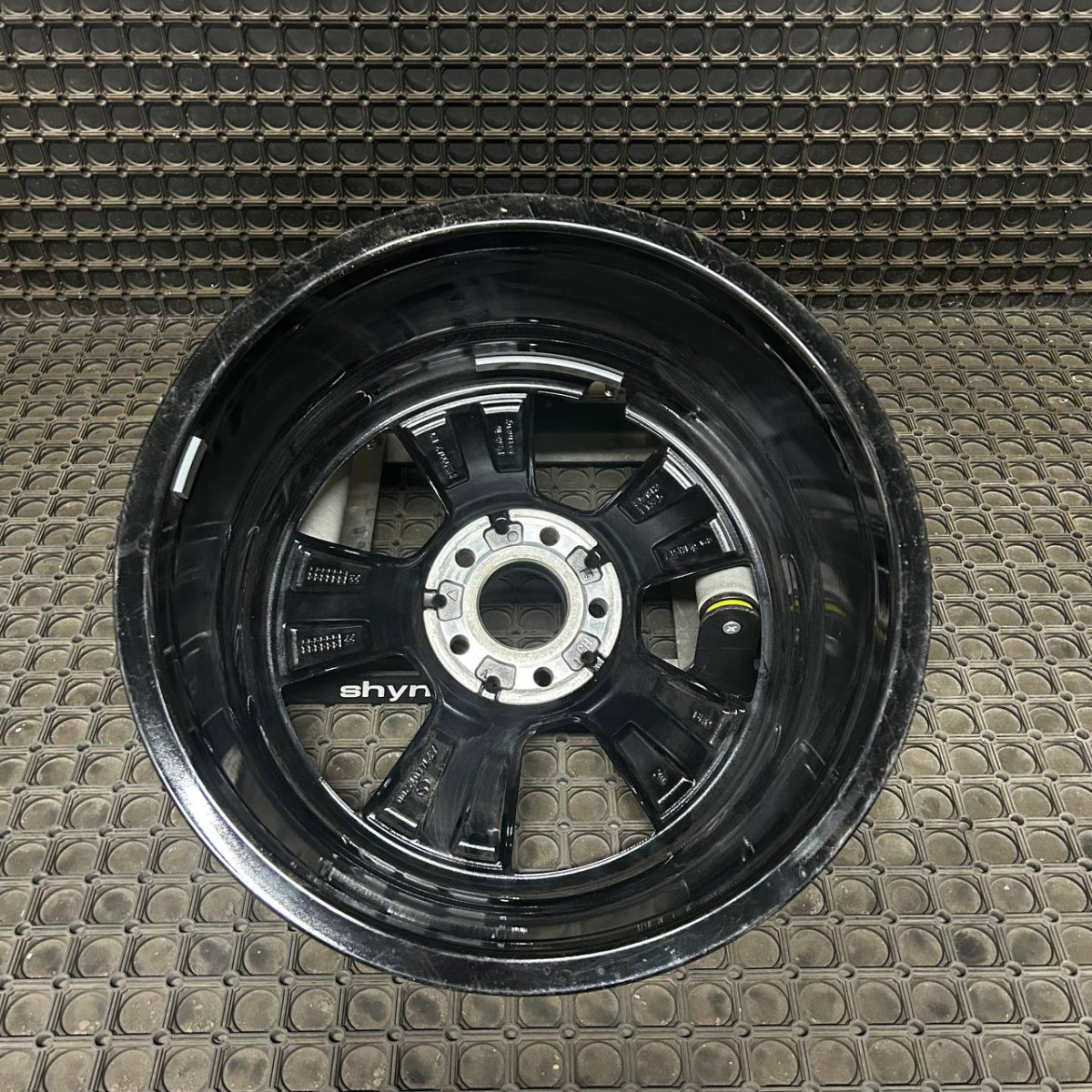 ДИСКИ БУ MERCEDES A2144012200 R18 8J PCD 5X112 ET32,5 DIA66.6 BKF