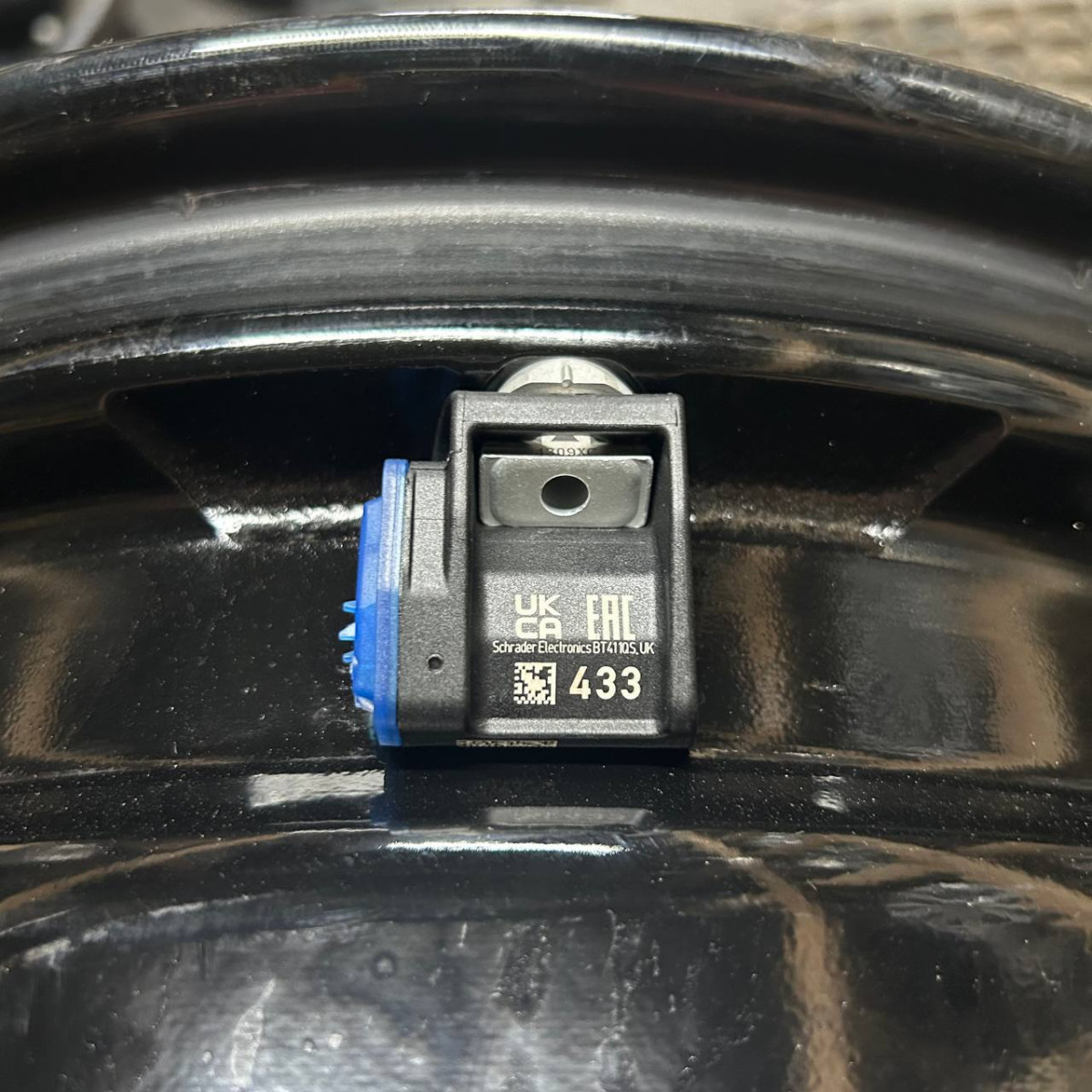ДИСКИ БУ MERCEDES A2064017100 R17 7J PCD 5X112 ET44.5 DIA66.6 BKF