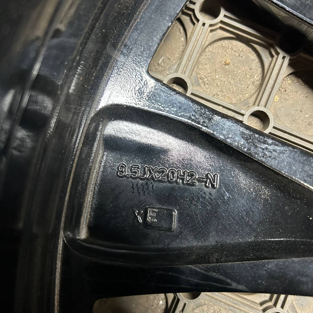 ДИСКИ БУ MERCEDES A1674013401 R20 8.5J PCD 5X112 ET42 DIA66.6 BKF