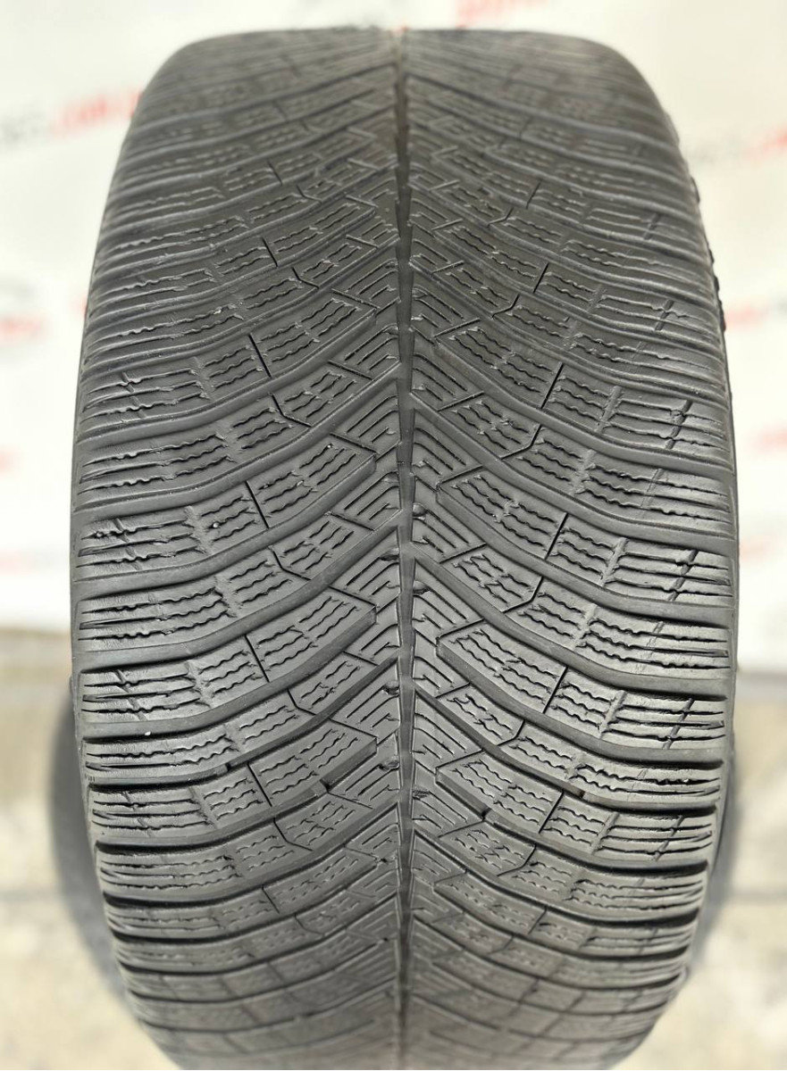 255/40 R20 PIRELLI PZERO WINTER 2 4mm