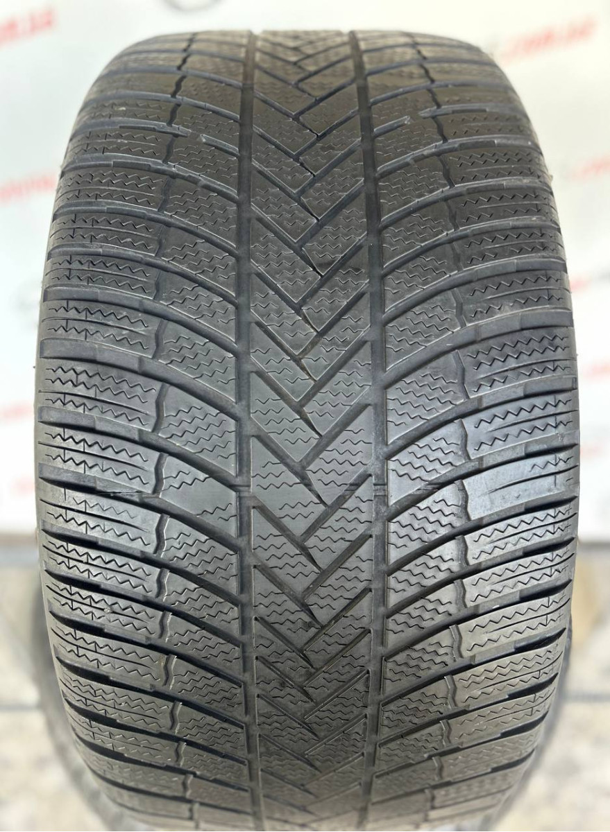 295/35 R21 BRIDGESTONE BLIZZAK LM005 4mm
