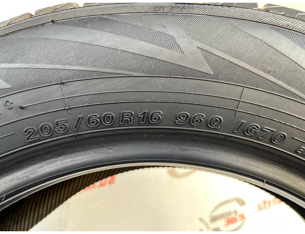 205/60 R16 YOKOHAMA ICE GUARD IG70 7mm