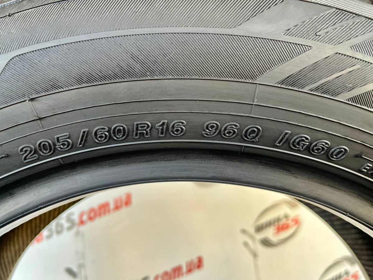 205/60 R16 YOKOHAMA ICE GUARD IG60 6mm