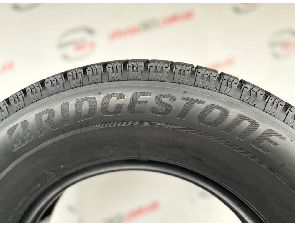 215/70 R15 BRIDGESTONE BLIZZAK VRX2 5mm