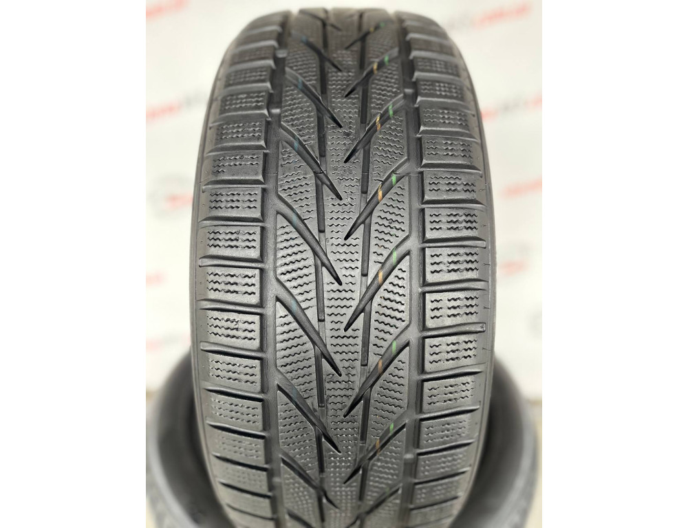 215/50 R18 TOYO SNOWPROX S953 6mm