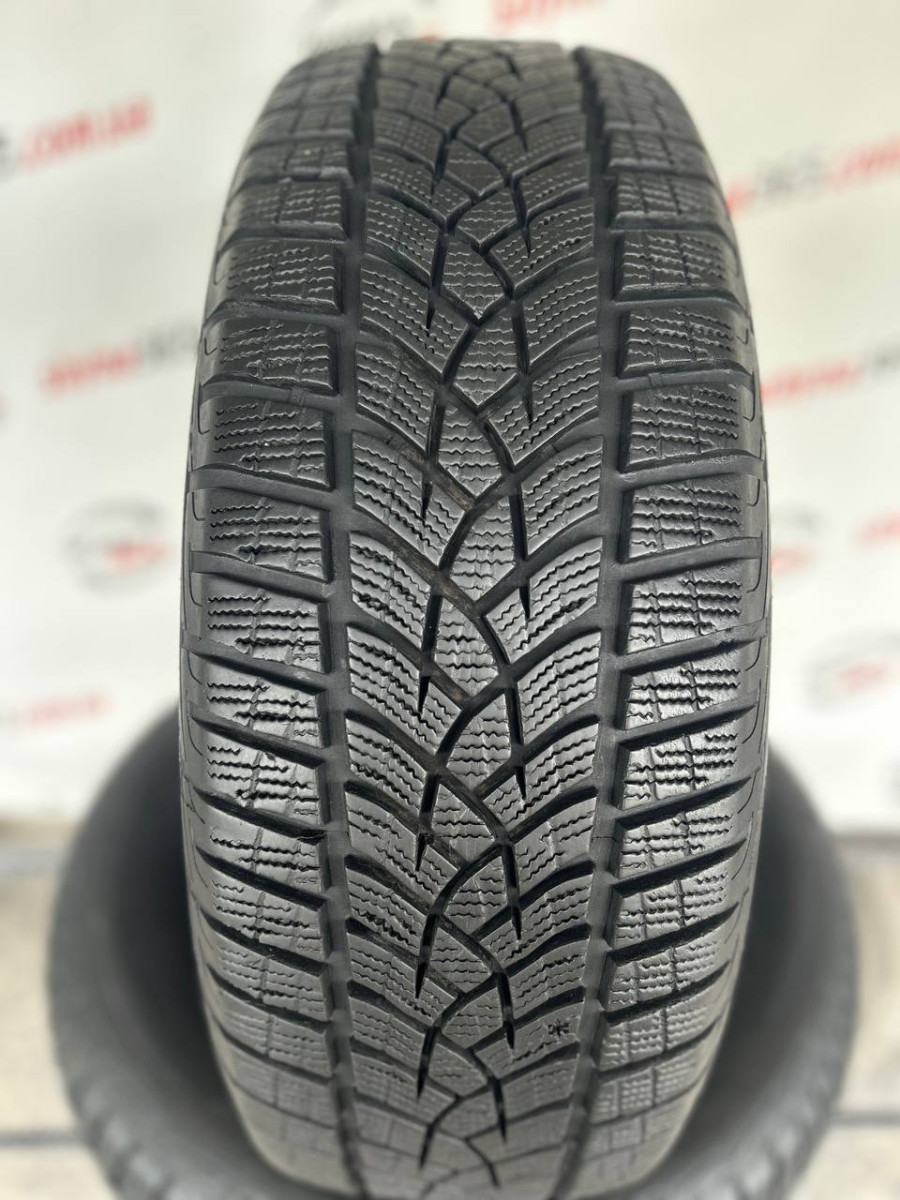 215/60 R16 GOODYEAR ULTRAGRIP PERFORMANCE + 8mm