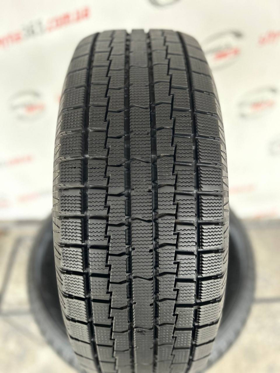 215/60 R16 TOYO ICE FRONTAGE 8mm