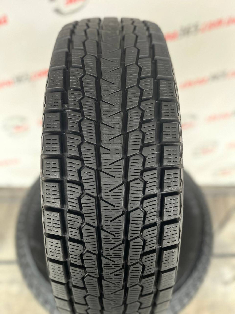 215/70 R16 YOKOHAMA ICE GUARD G075 9mm