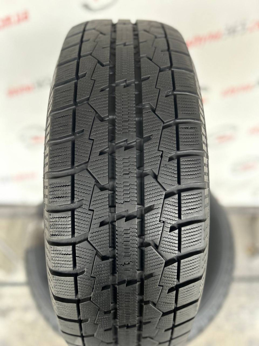 215/60 R16 TOYO OBSERVE GARIT GIZ 8mm