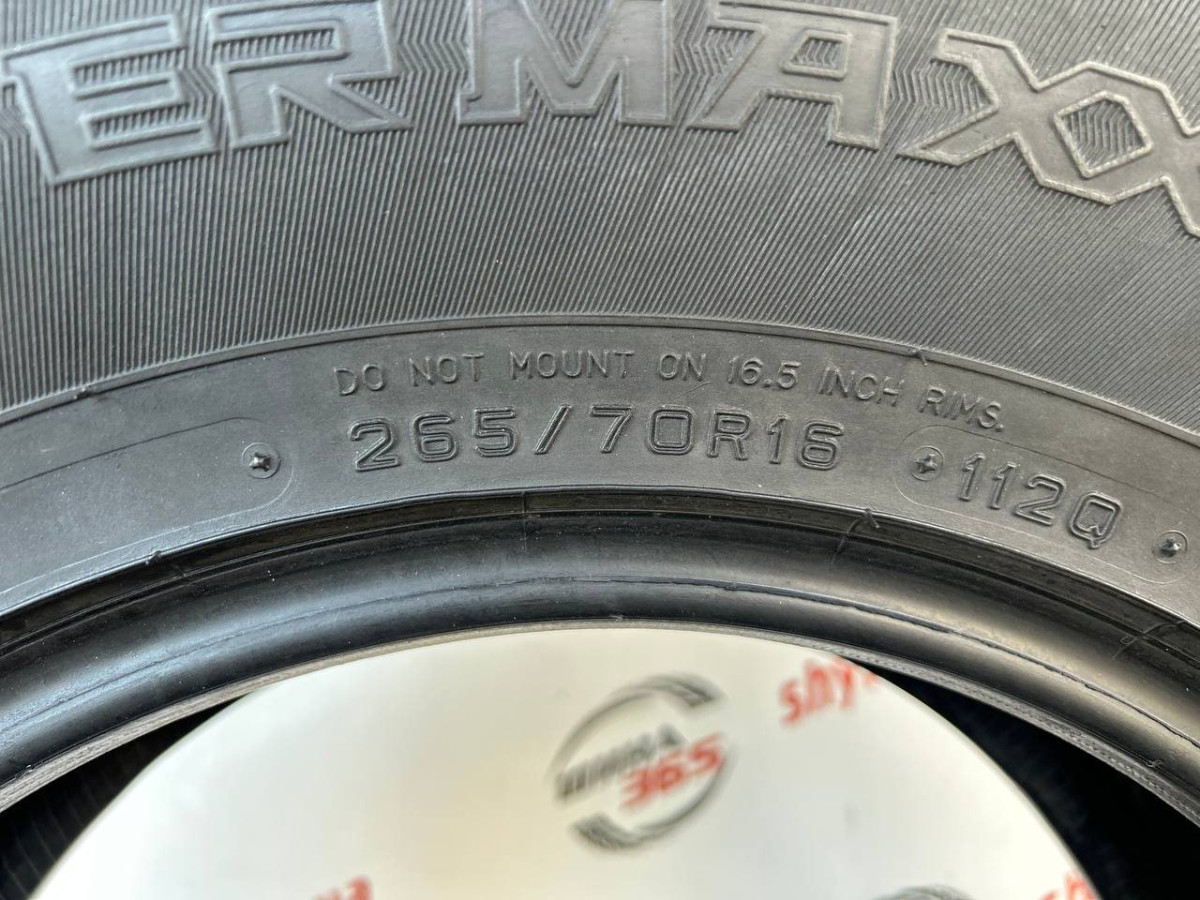 265/70 R16 DUNLOP WINTER MAXX SJ8 9mm