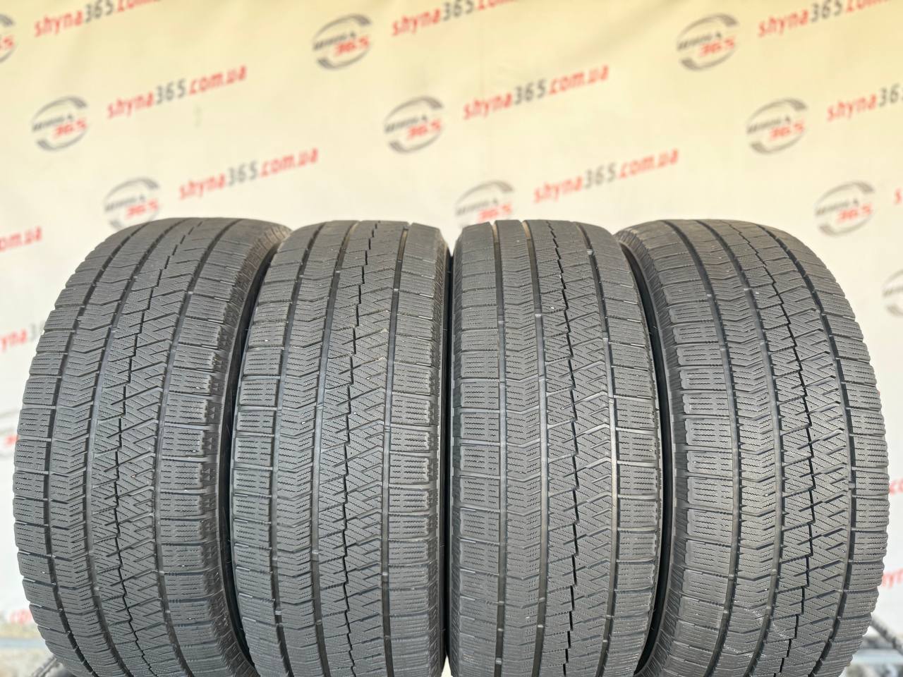 Купить покрышки бу 215/55 R17 зимние BRIDGESTONE BLIZZAK VRX2 на